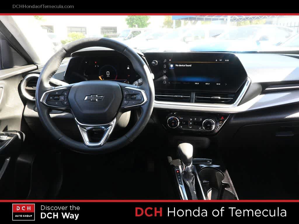 Used 2024 Chevrolet Trax ACTIV w/ Sunroof Package FWD image 8