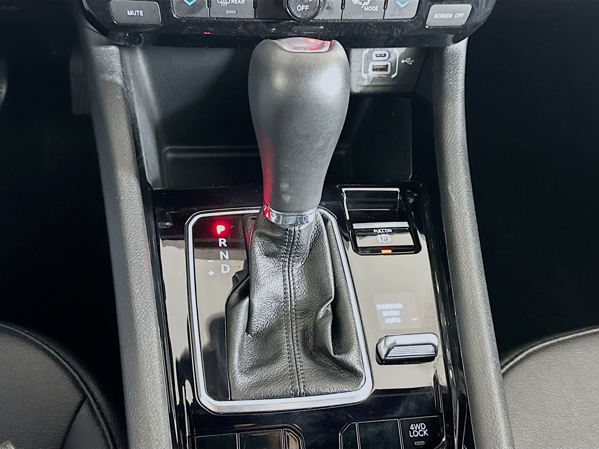 Used 2025 Jeep Compass Limited image 24