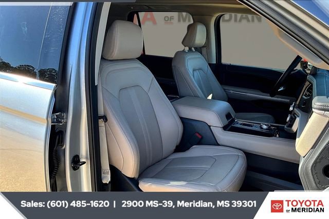 Used 2022 Ford Expedition Limited image 6