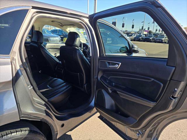 Used 2022 Ford Edge Titanium image 14