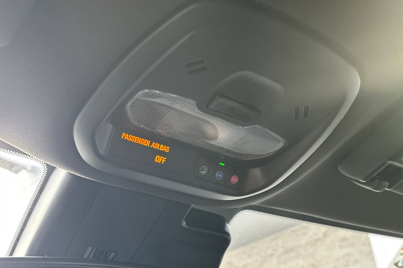 Used 2025 Chevrolet Trax RS w/ Driver Confidence Package image 25