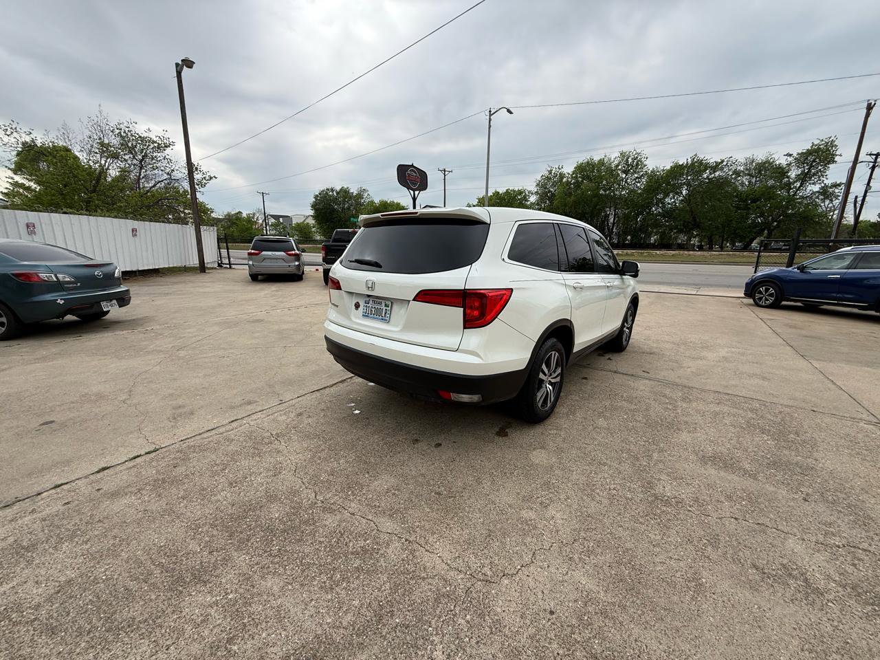 Used 2017 Honda Pilot EX image 5