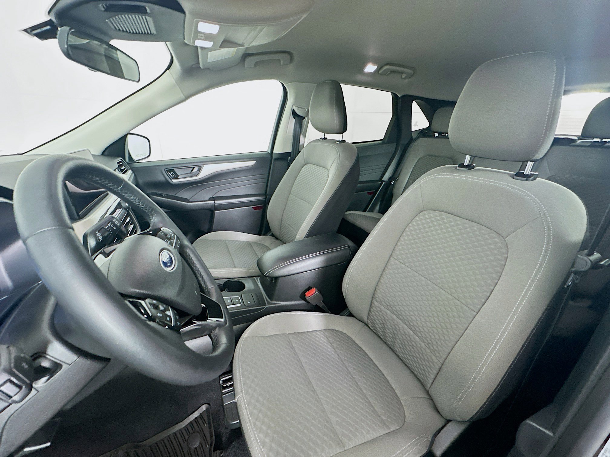 Used 2022 Ford Escape SE w/ SE Sport Appearance Package image 13