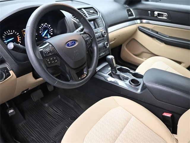 Used 2017 Ford Explorer Base image 18