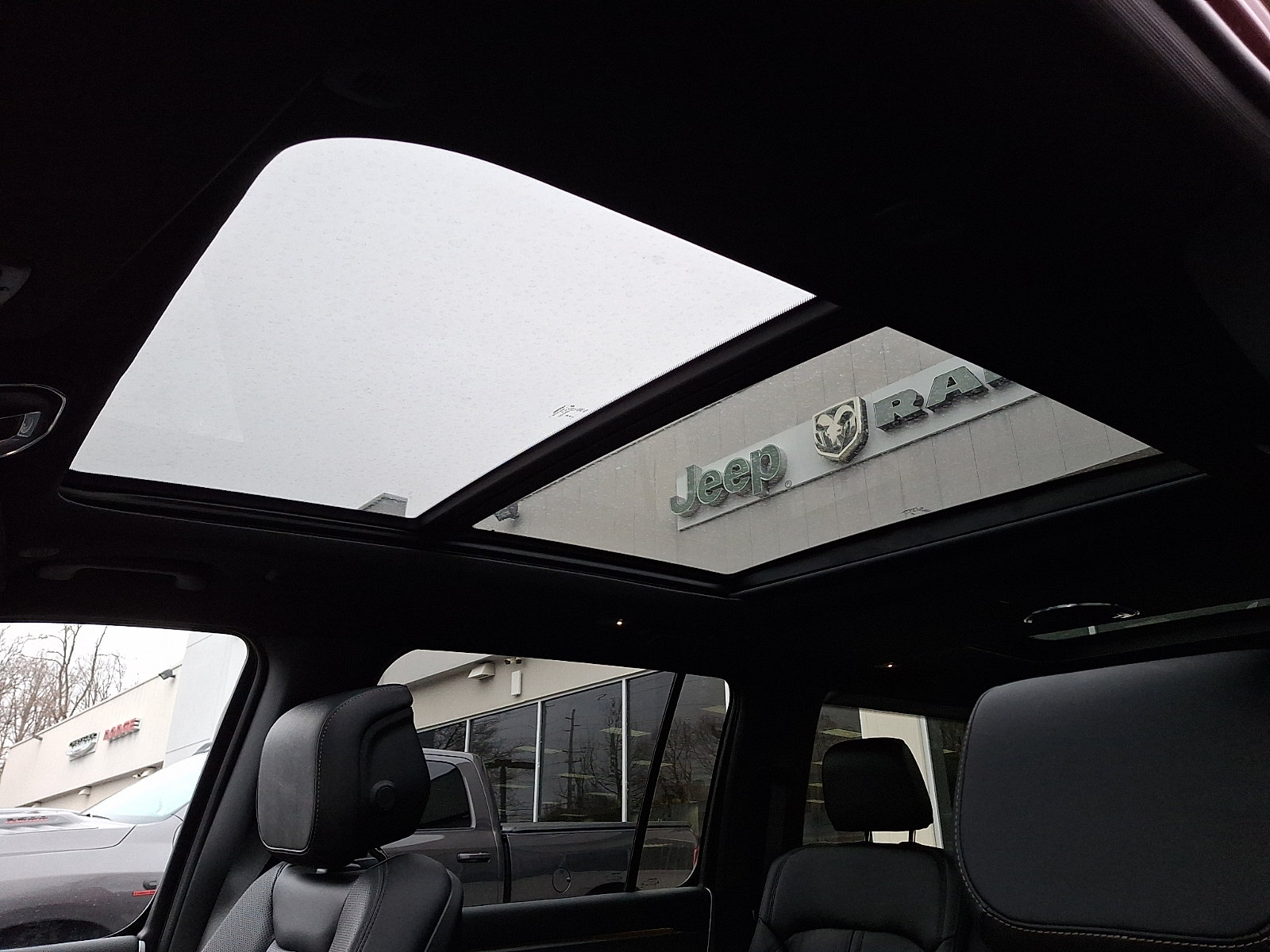New 2026 Jeep Grand Wagoneer Limited w/ Premium Group II AWD/4WD image 9