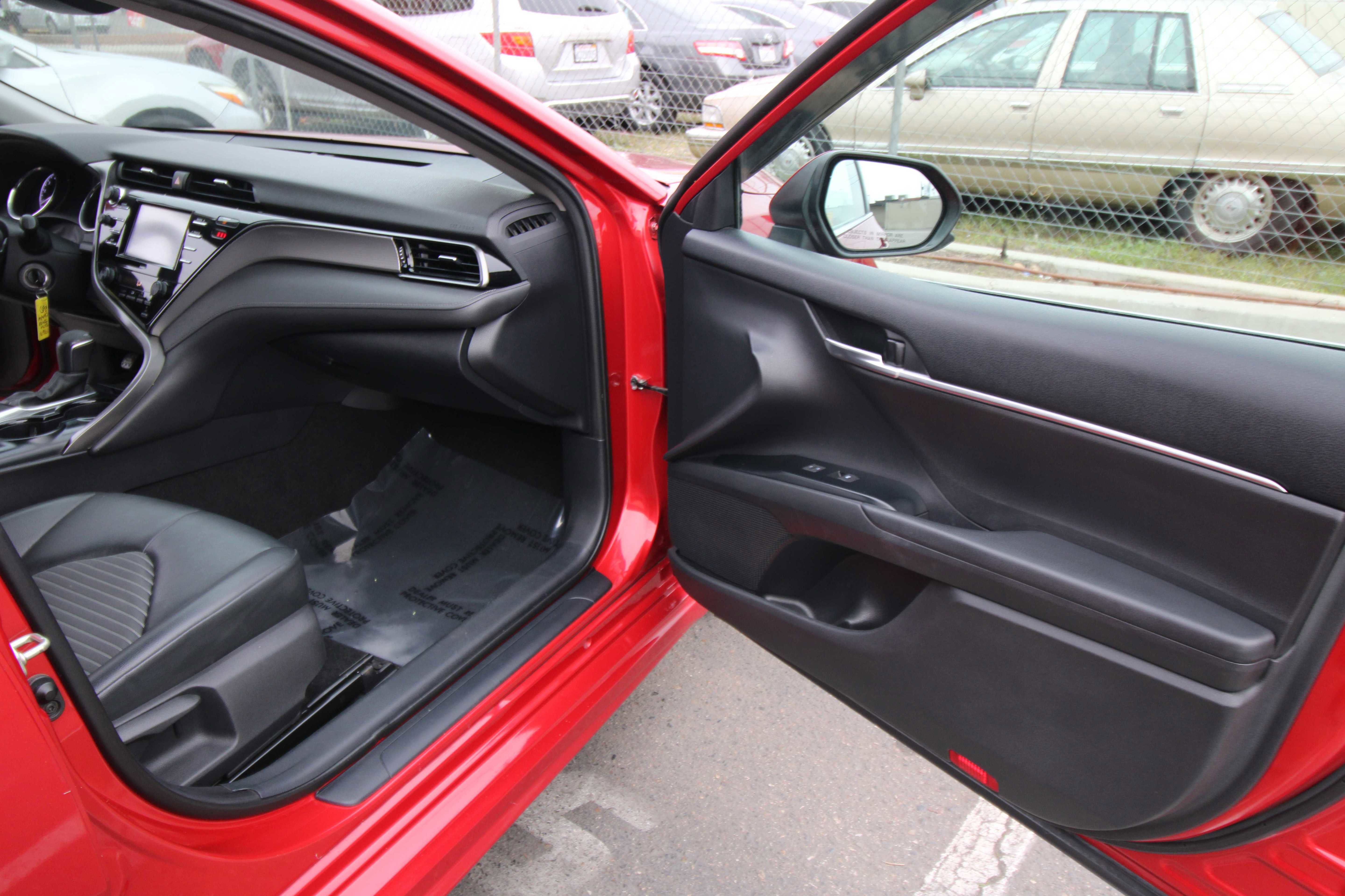 Used 2020 Toyota Camry SE image 47