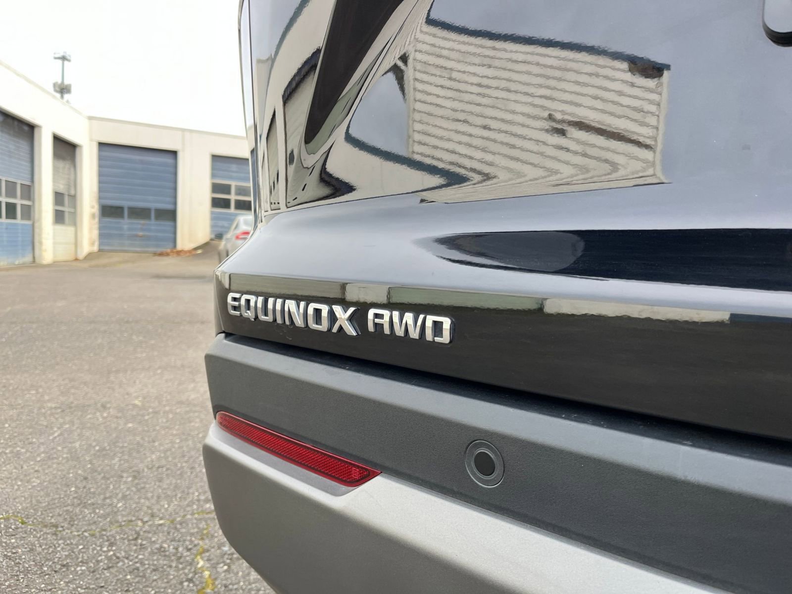 Used 2025 Chevrolet Equinox LT image 17