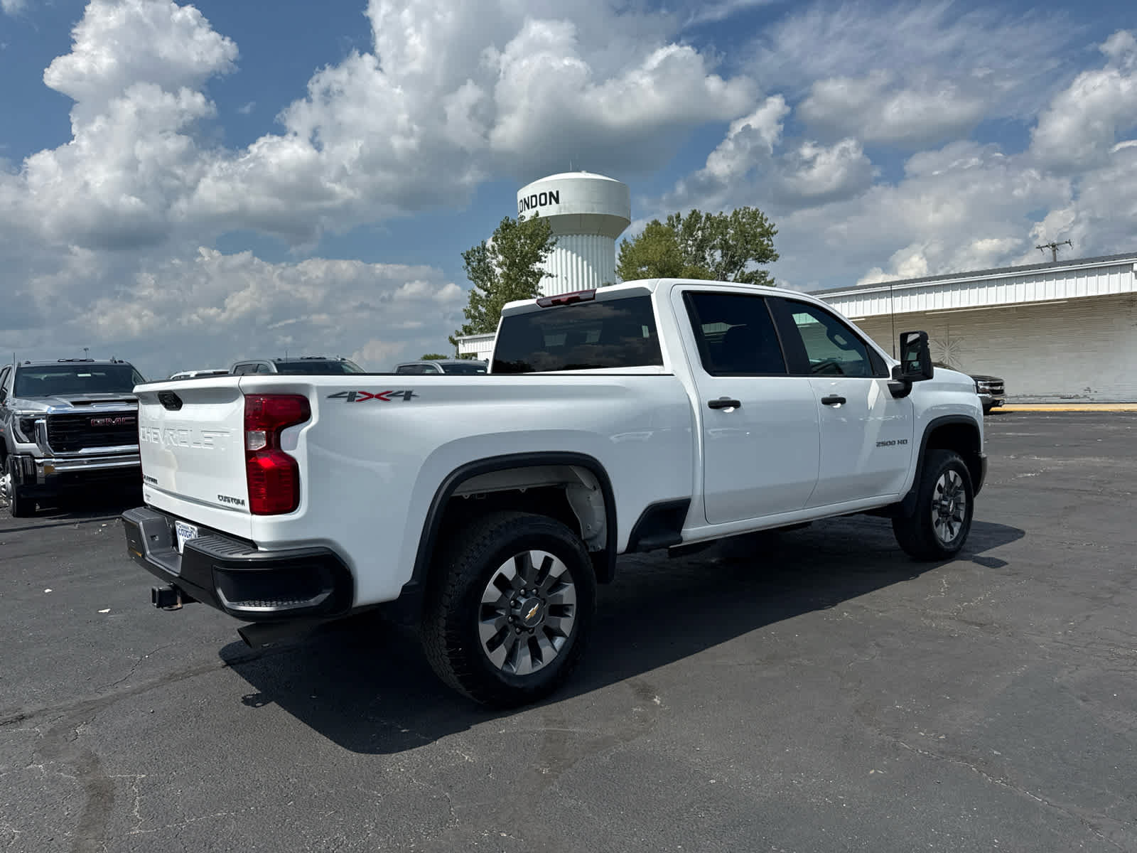 Certified 2024 Chevrolet Silverado 2500 Custom w/ Custom Convenience Package AWD/4WD image 5