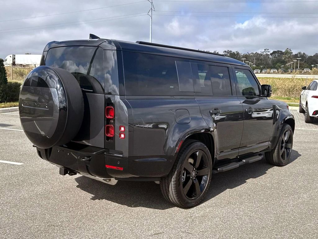 New 2025 Land Rover Defender 130 X-Dynamic SE image 6