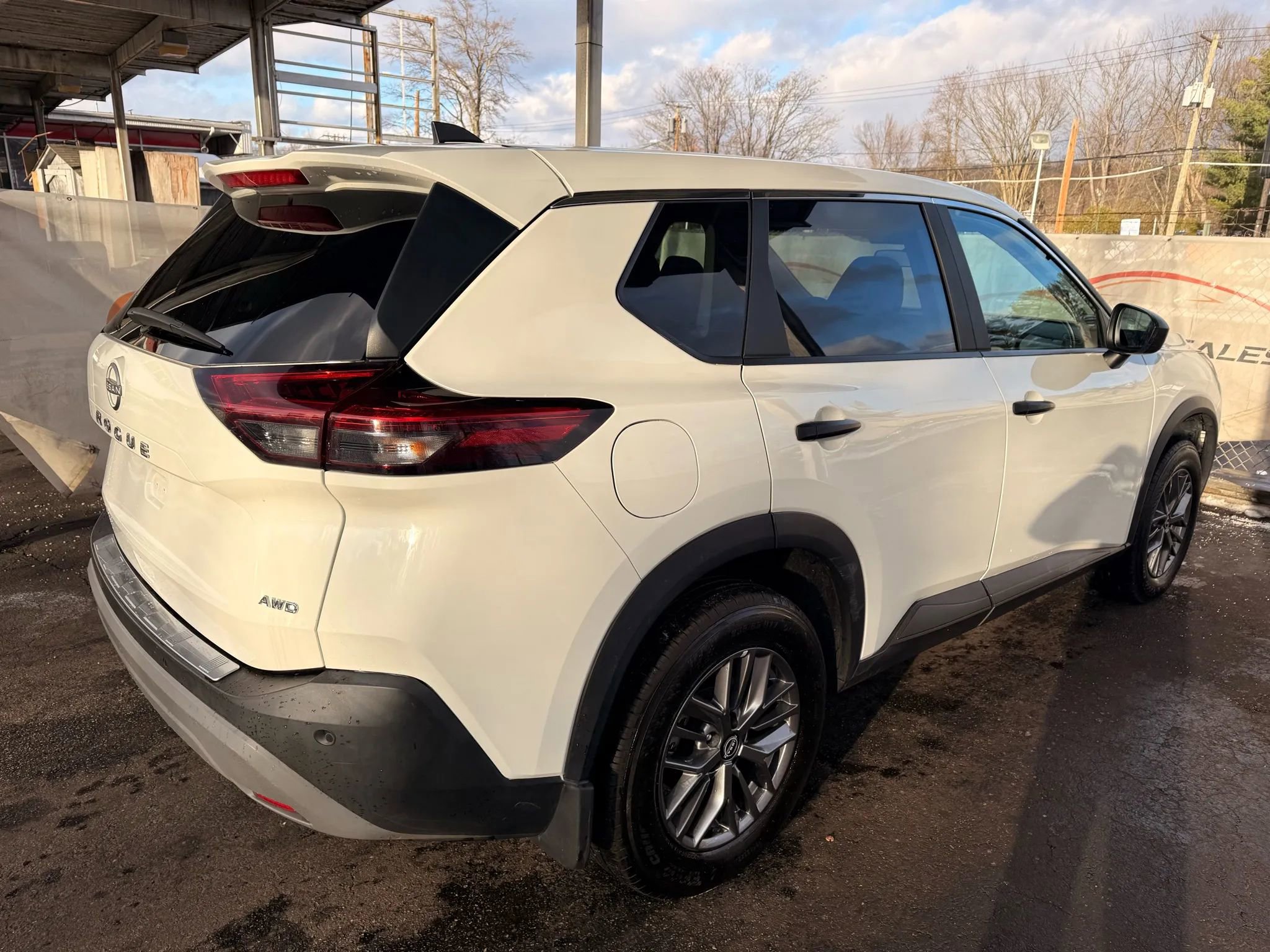 Used 2023 Nissan Rogue S AWD/4WD image 58