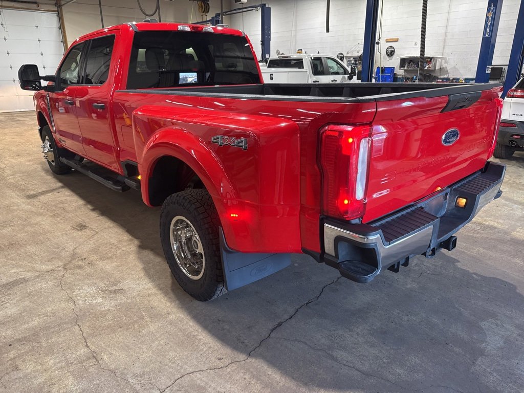 Used 2023 Ford F350 XLT image 2