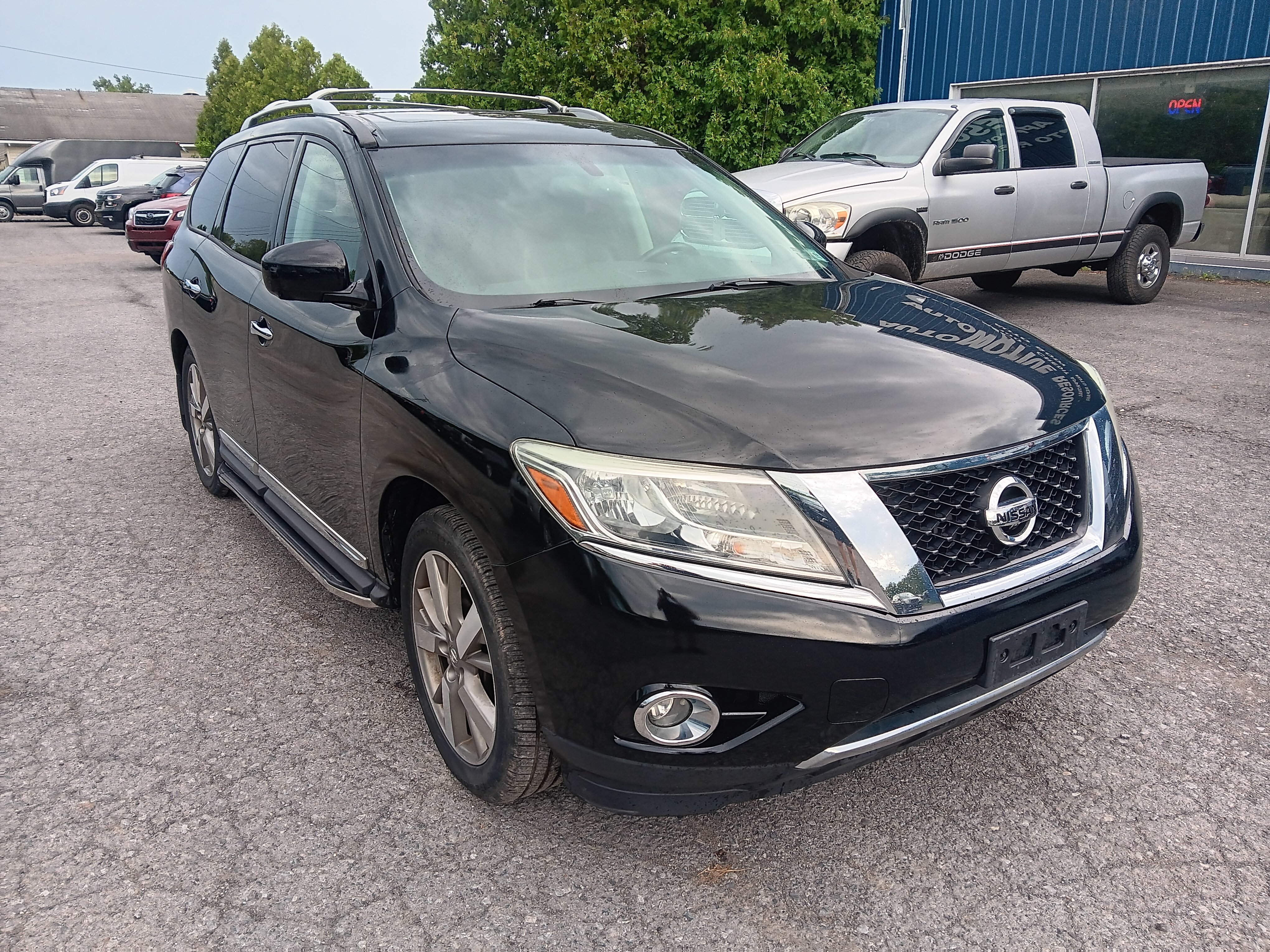 Used 2014 Nissan Pathfinder Platinum w/ Platinum Premium Package AWD/4WD image 7
