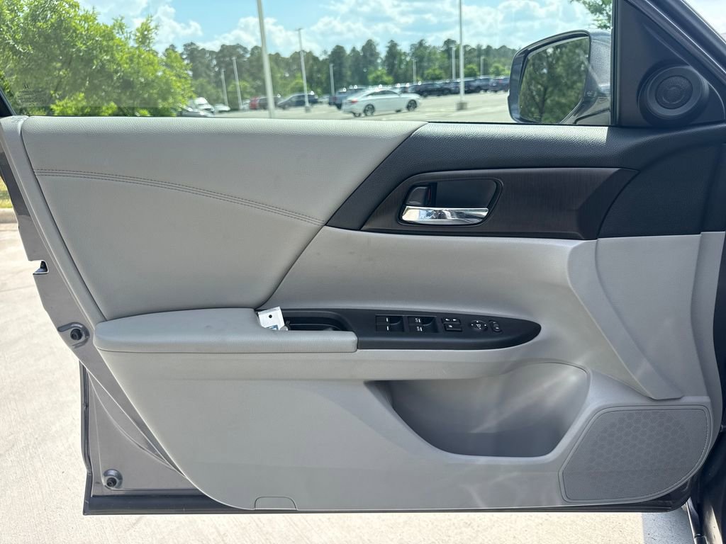 Used 2015 Honda Accord EX image 14
