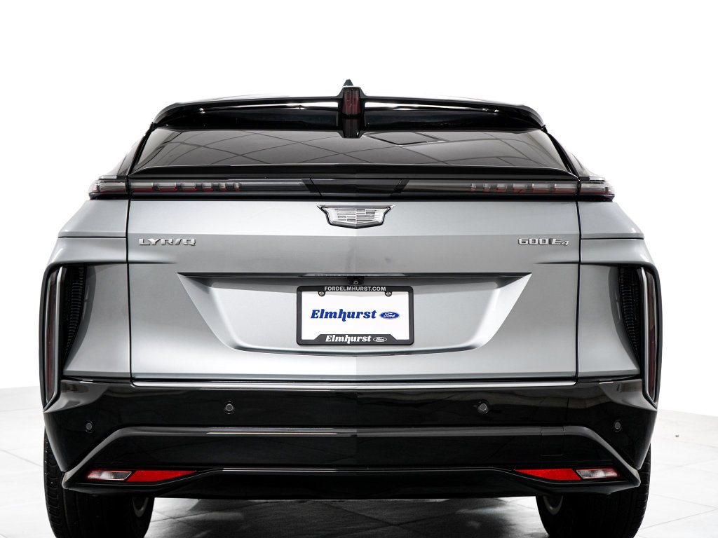 Used 2024 Cadillac Lyriq Luxury AWD/4WD image 6