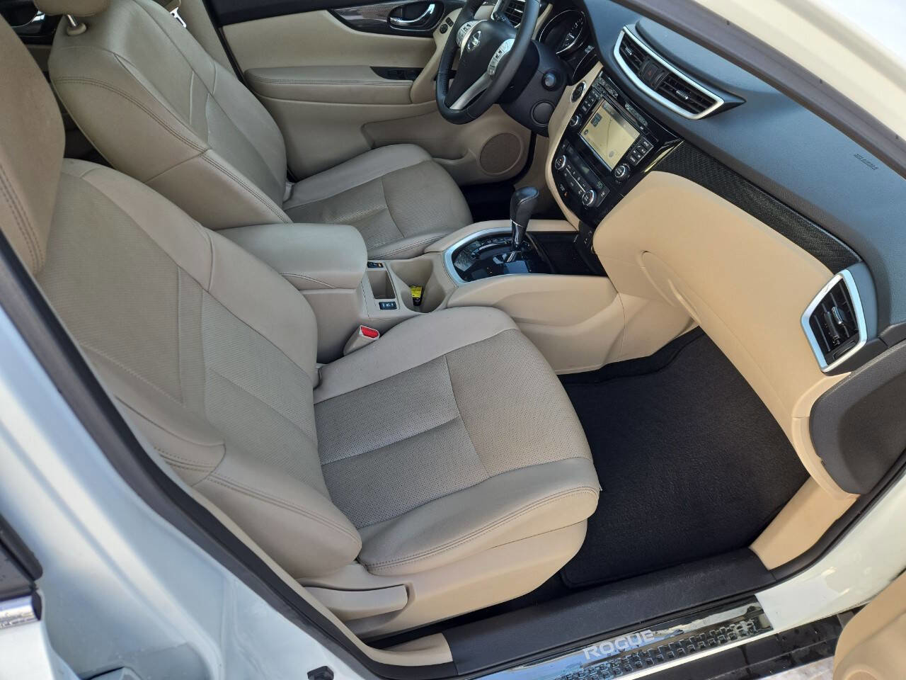 Used 2016 Nissan Rogue SL w/ SL Premium Package image 29