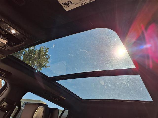 New 2026 GMC Yukon XL Denali Ultimate w/ LPO, Illumination Package image 5