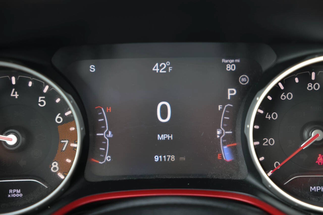 Used 2020 Jeep Compass Trailhawk AWD/4WD image 21