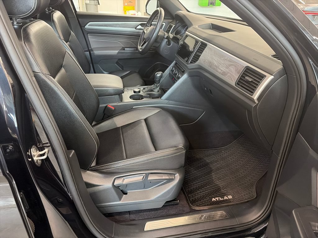 Used 2021 Volkswagen Atlas Cross Sport SE w/ Panoramic Sunroof Package AWD/4WD image 11