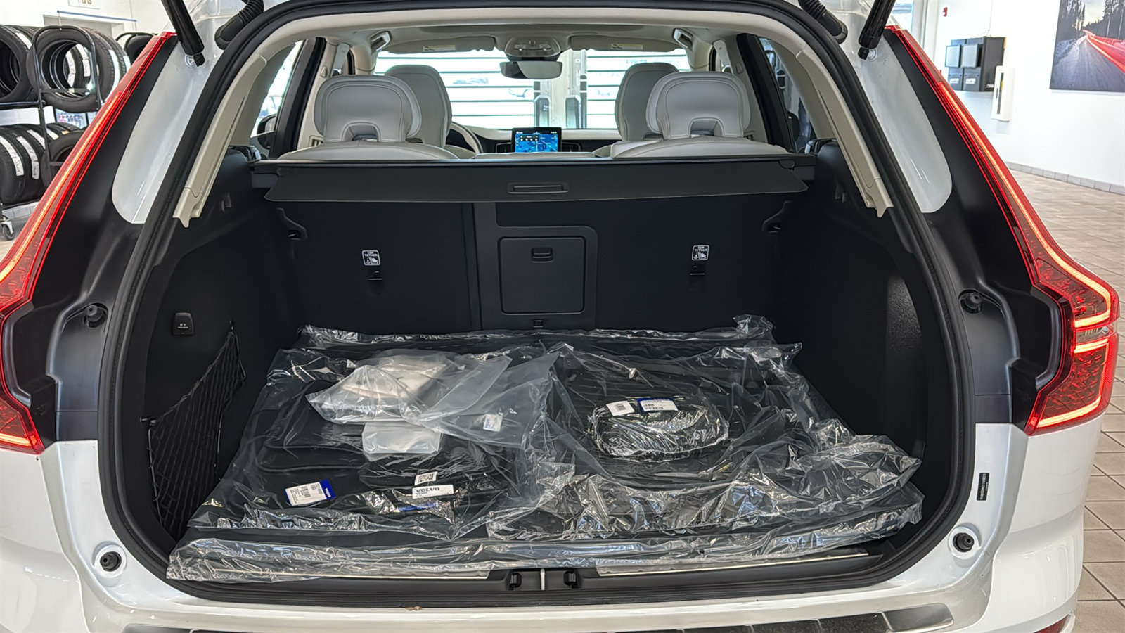 New 2026 Volvo XC60 B5 Ultra w/ Protection Package Premier AWD/4WD image 29