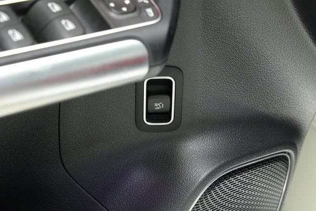 Used 2024 Mercedes-Benz GLA 35 AMG 4MATIC image 32