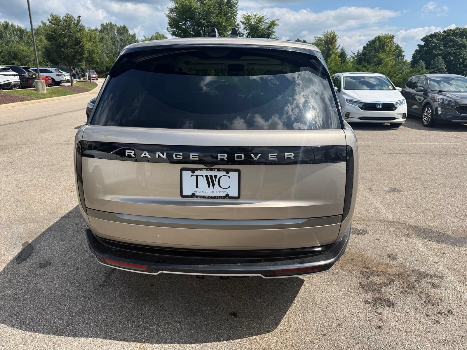 Used 2024 Land Rover Range Rover SE AWD/4WD image 6