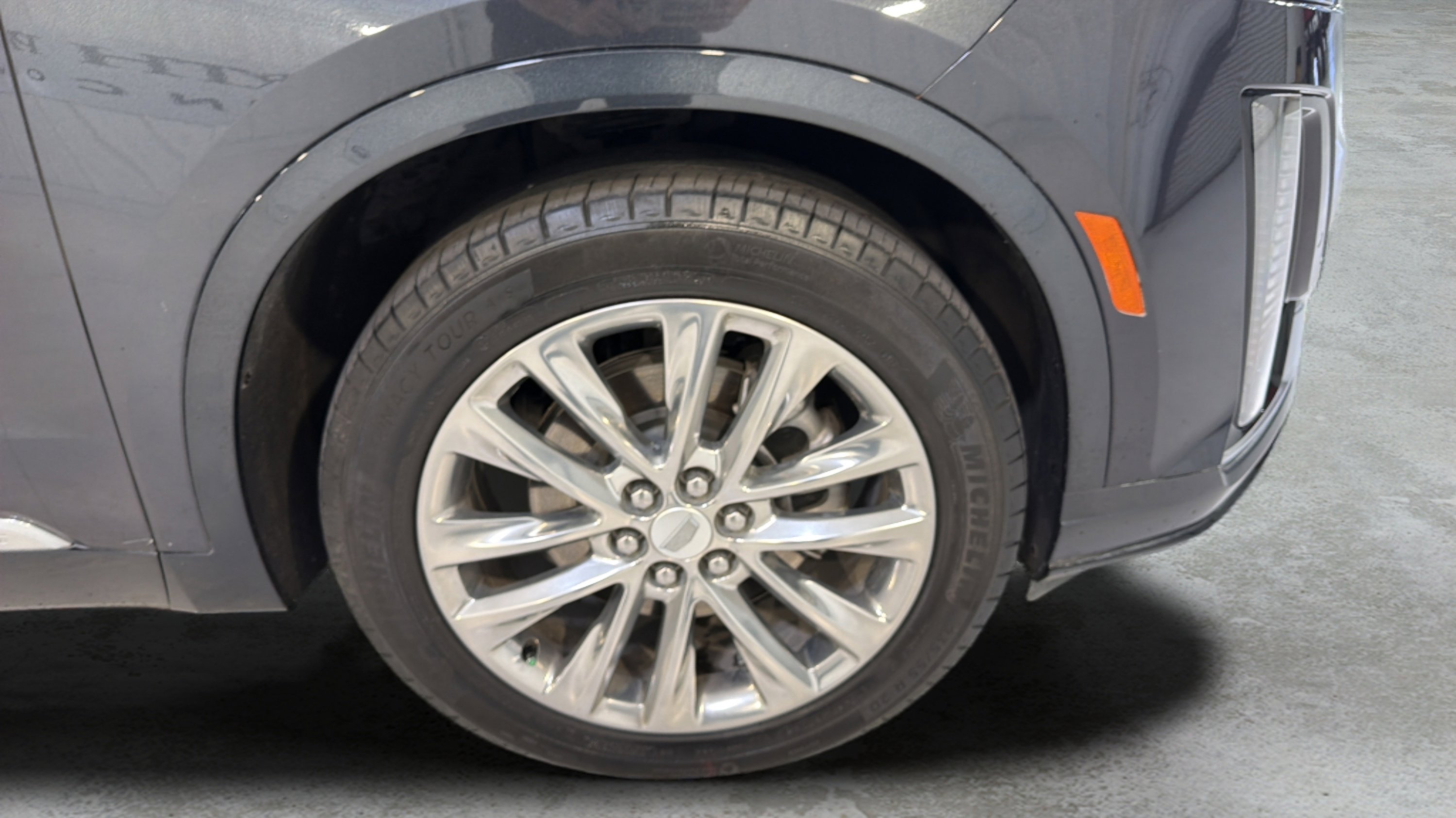 Used 2023 Cadillac XT6 Premium Luxury FWD image 26
