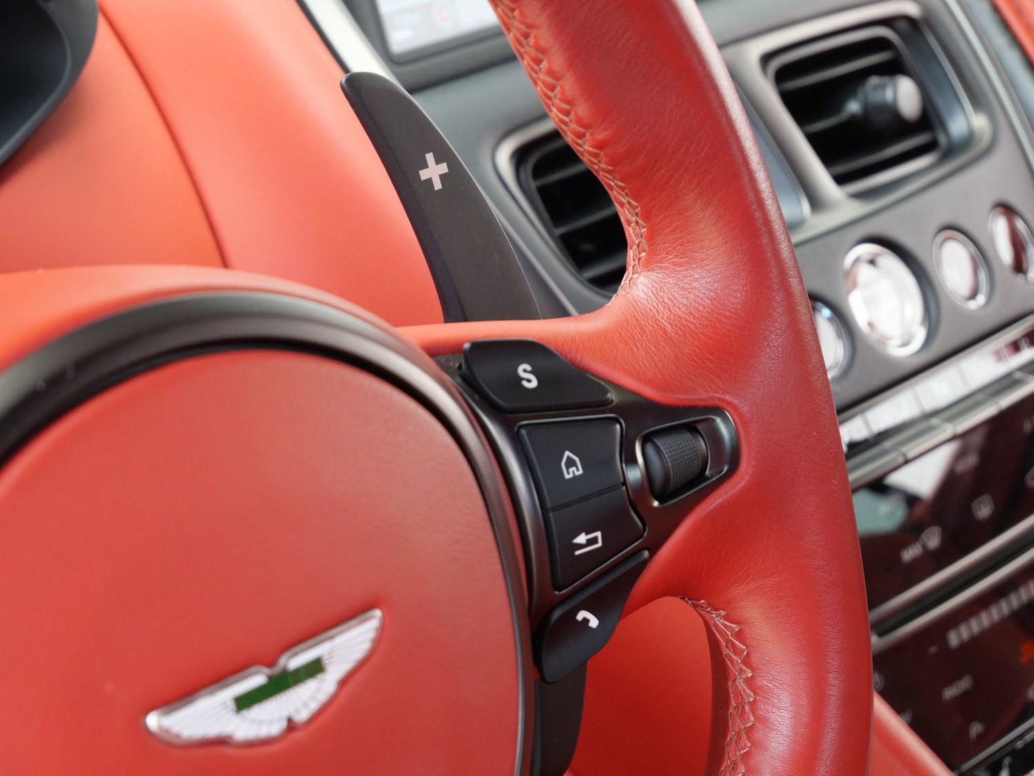 Used 2019 Aston Martin DBS Superleggera image 24