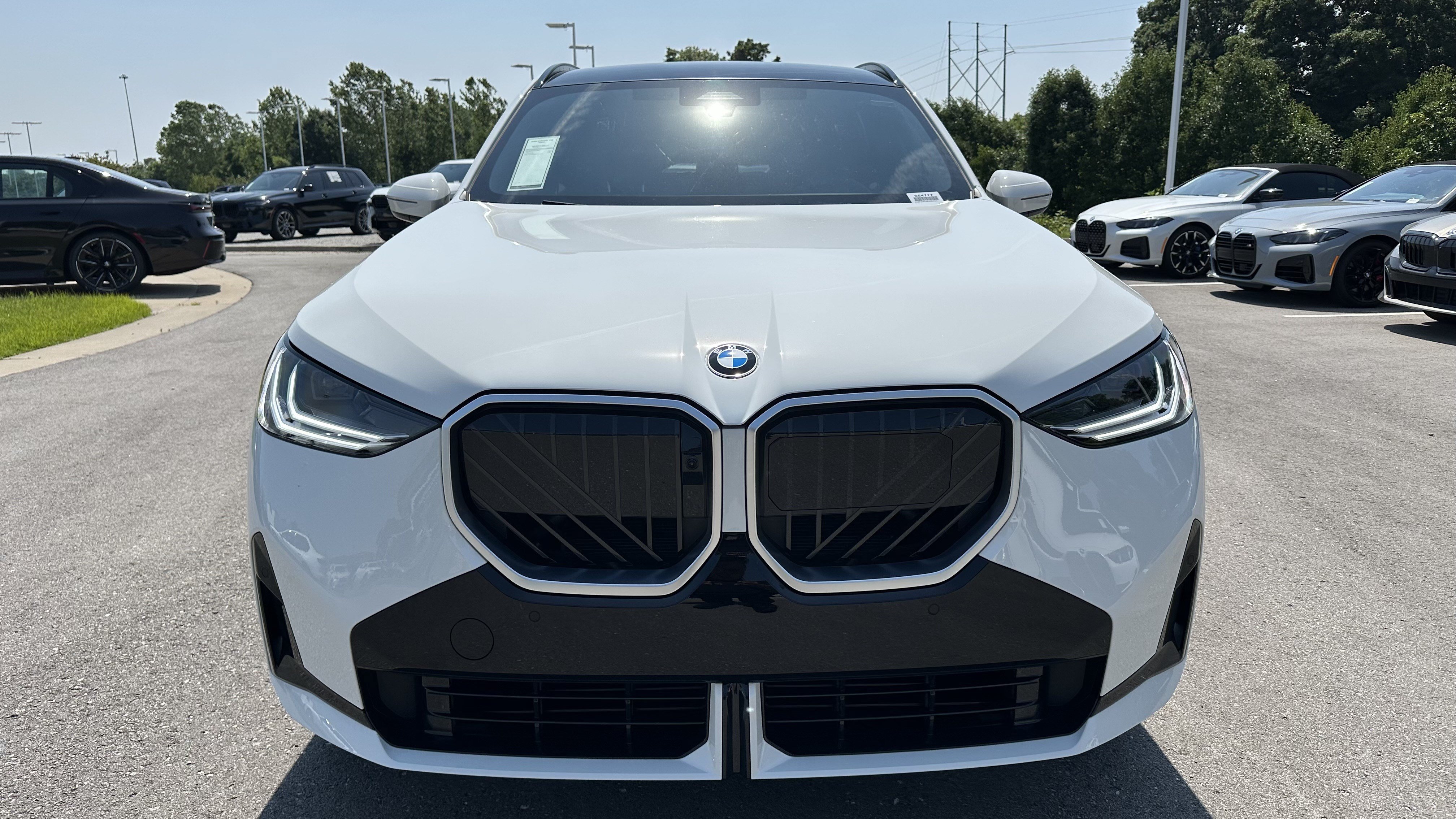 Used 2025 BMW X3 xDrive30i w/ Premium Package AWD/4WD image 3