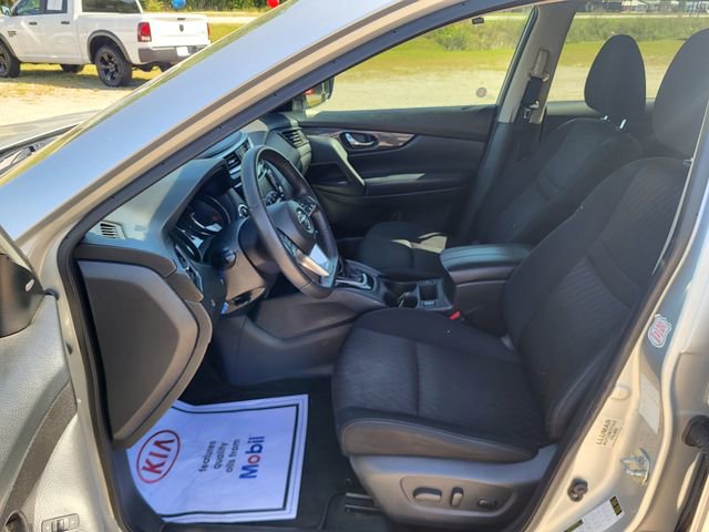 Used 2020 Nissan Rogue SV image 12