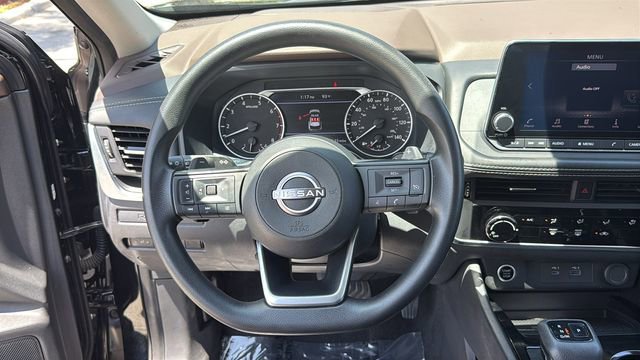 Used 2023 Nissan Rogue S AWD/4WD image 19