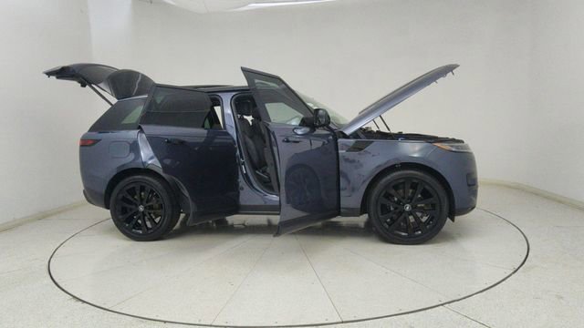 Used 2025 Land Rover Range Rover Sport SE image 75