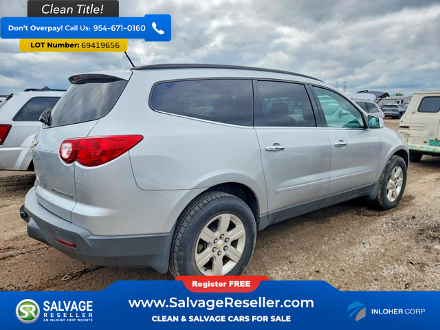Used 2011 Chevrolet Traverse LT w/ Personal Connectivity Package FWD image 4