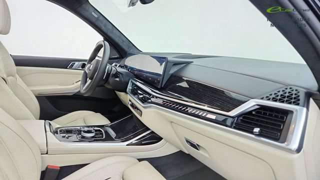 Used 2026 BMW X7 M60i AWD/4WD image 19