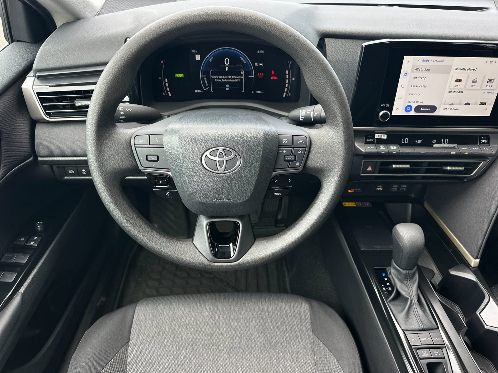 Used 2025 Toyota Camry LE w/ Convenience Package image 15