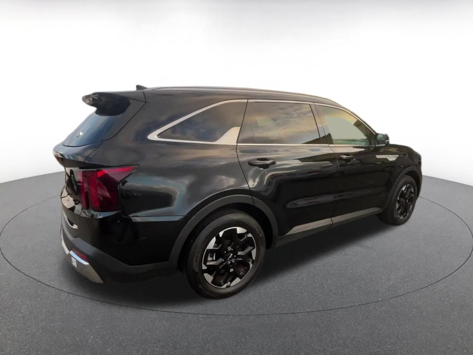 Used 2024 Kia Sorento S FWD image 13