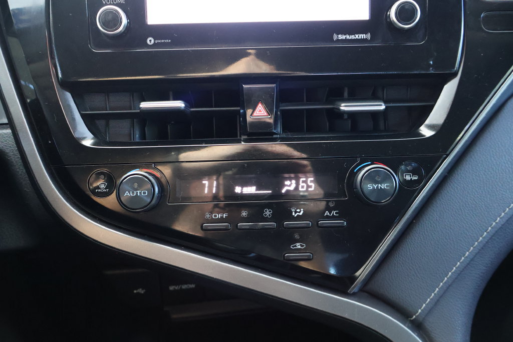 Used 2022 Toyota Camry SE FWD image 37