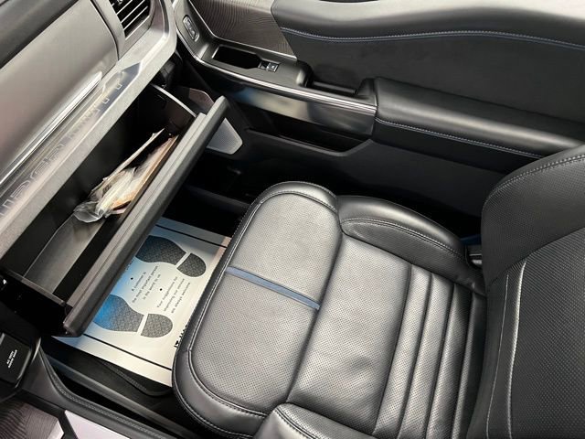 Used 2025 Ford F450 Platinum w/ FX4 Off-Road Package image 38