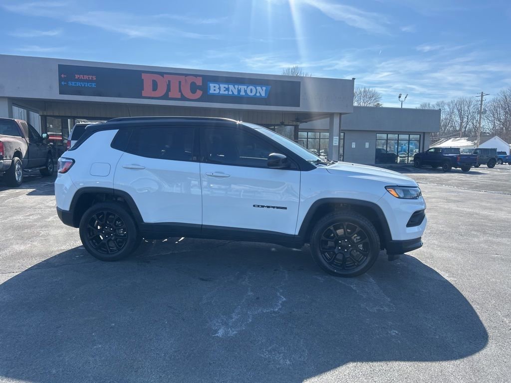 Used 2023 Jeep Compass Altitude image 3