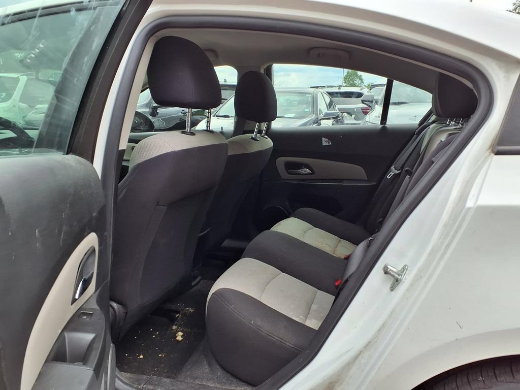 Used 2013 Chevrolet Cruze LS FWD image 8