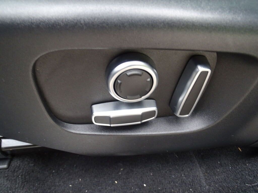 Used 2022 Land Rover Discovery Sport S R-Dynamic image 30