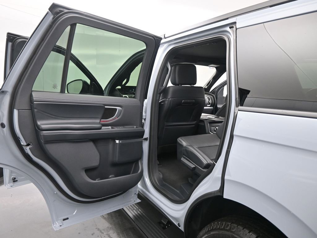 New 2025 Ford Expedition Platinum w/ Stealth Appearance Package AWD/4WD image 20