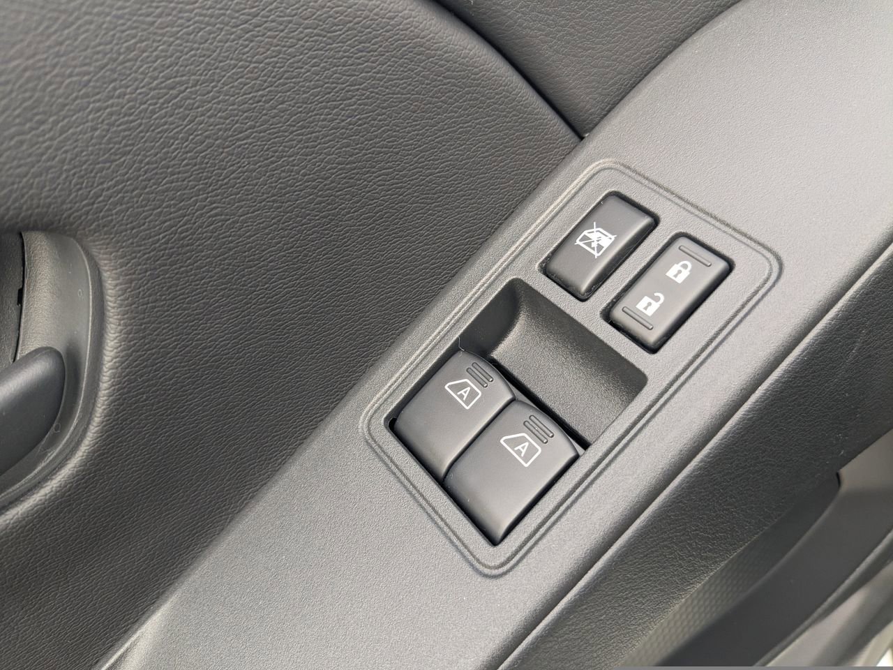 New 2026 Nissan Frontier S image 14