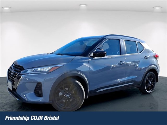 Used 2023 Nissan Kicks SR image 1