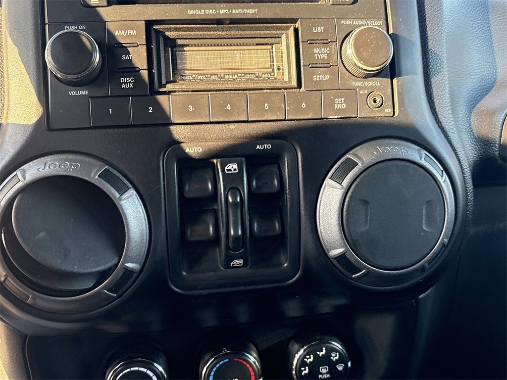 Used 2012 Jeep Wrangler Unlimited Sport image 13