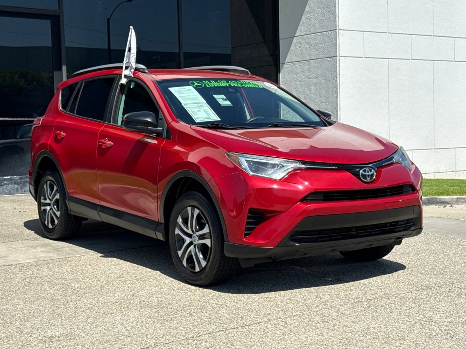 Used 2017 Toyota RAV4 LE FWD image 8