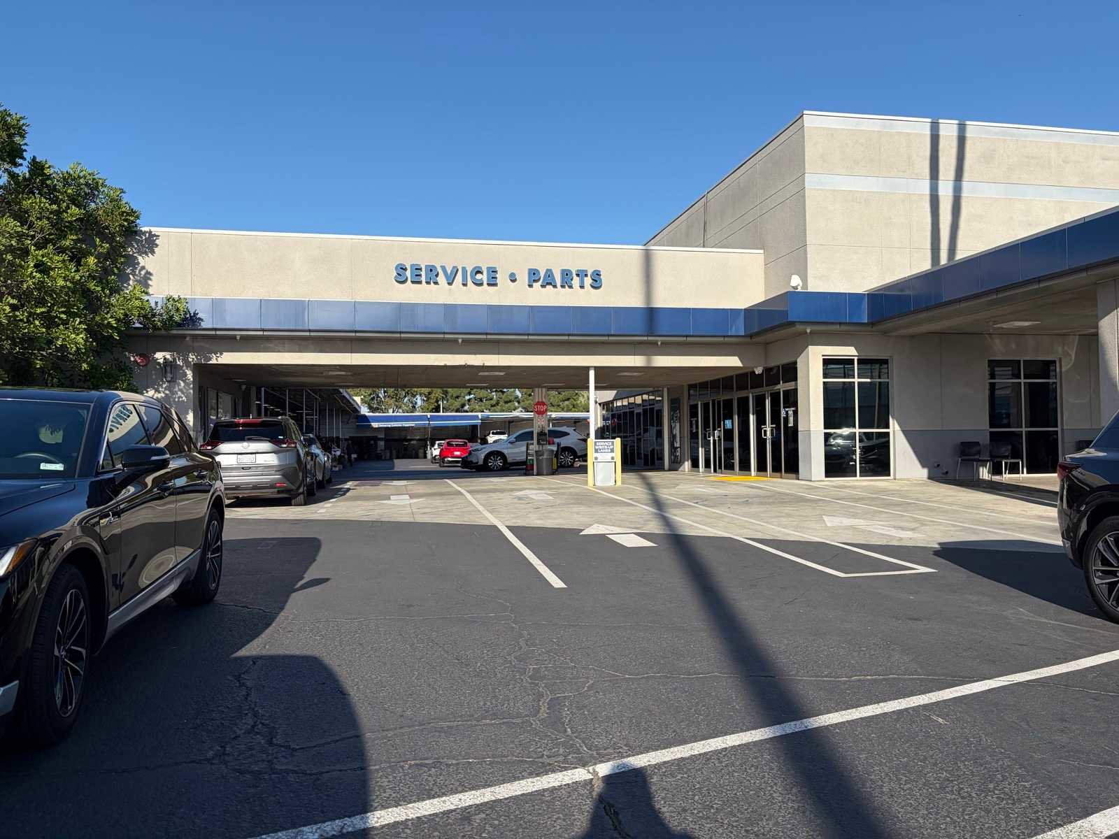 Used 2016 Cadillac Escalade ESV Premium image 24