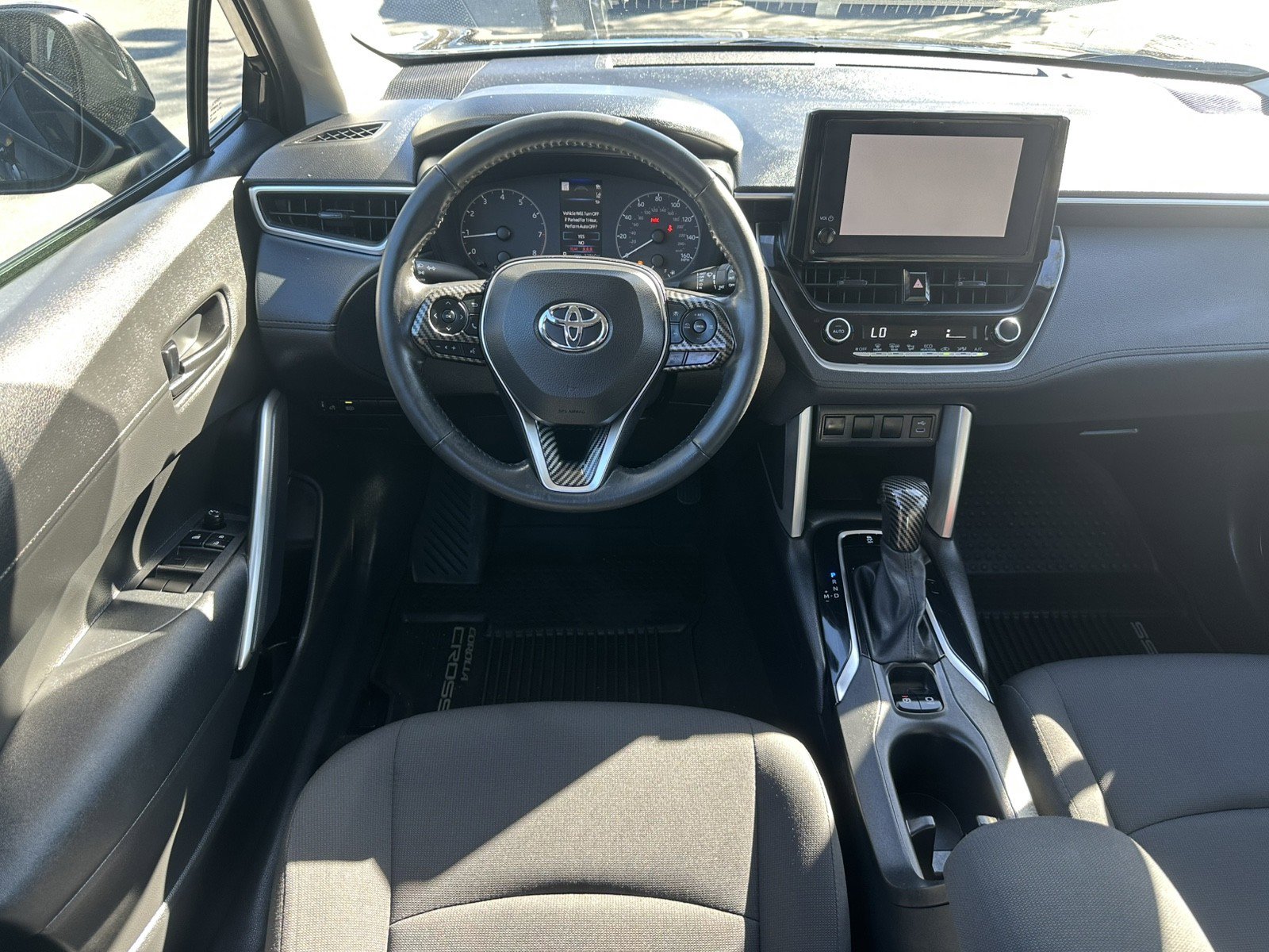 Used 2023 Toyota Corolla Cross LE w/ Moonroof Package AWD/4WD image 17