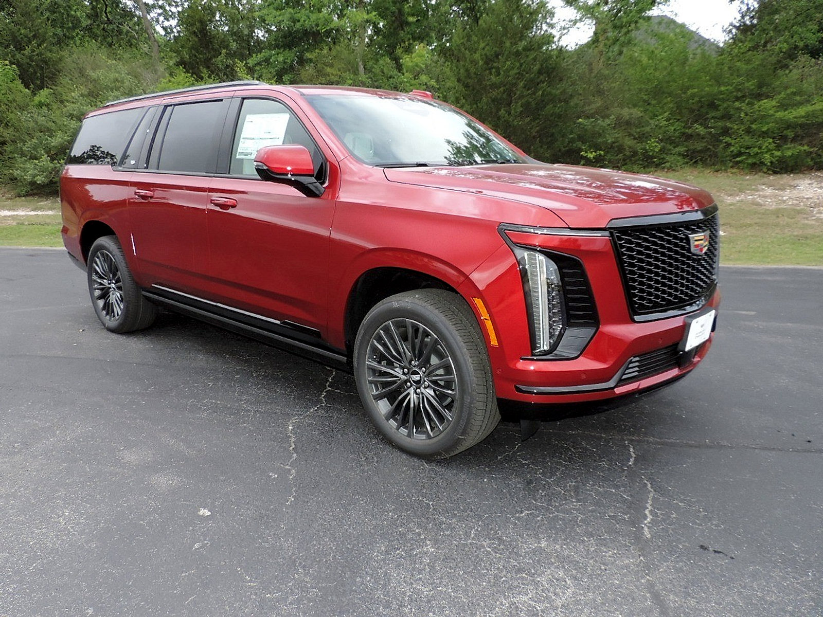 New 2026 Cadillac Escalade ESV Platinum Sport AWD/4WD image 3