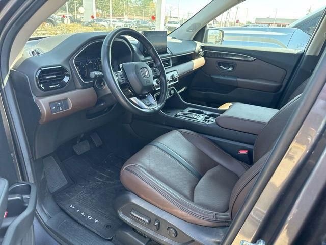 Used 2025 Honda Pilot Elite image 17