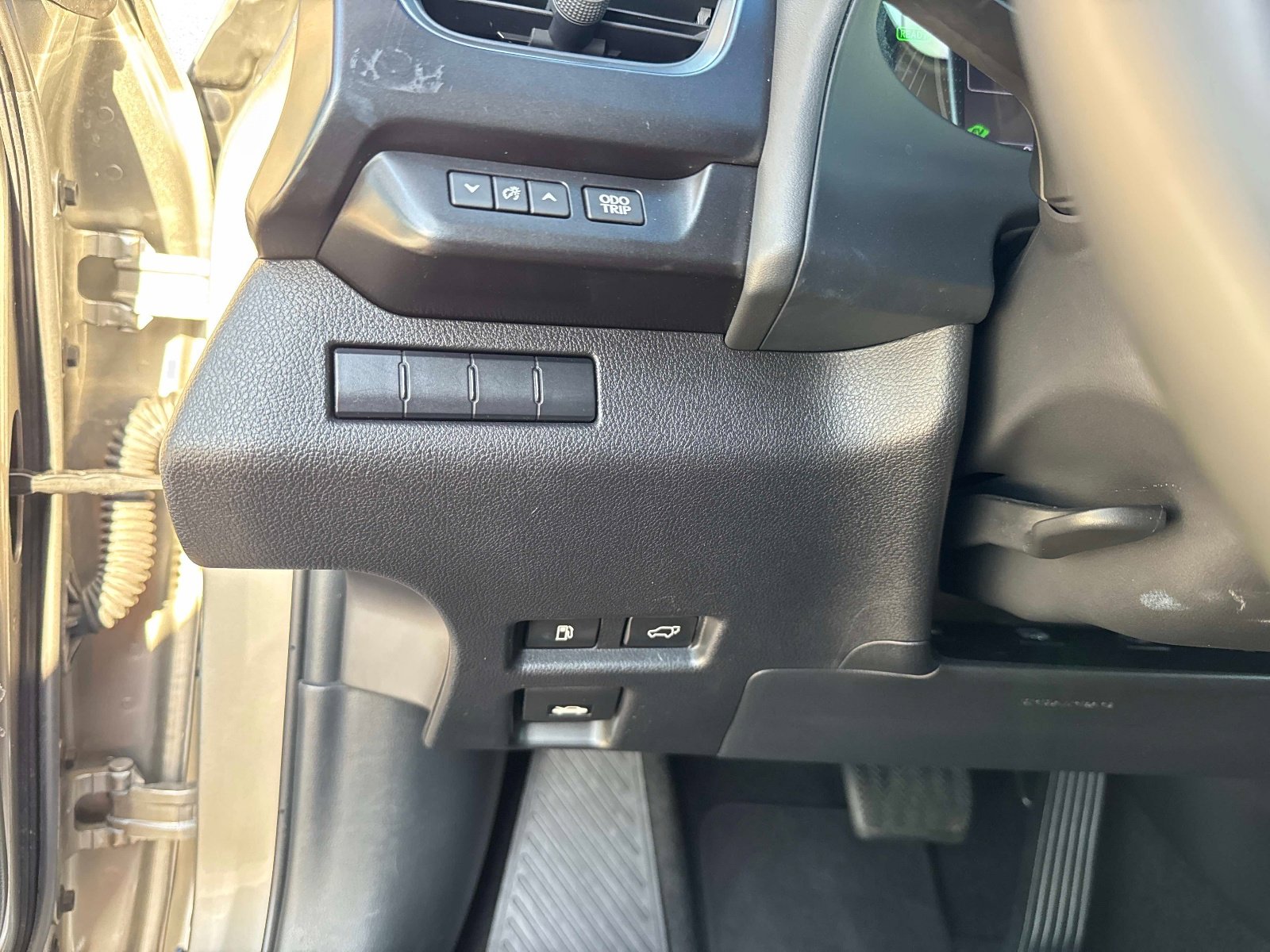 Used 2021 Lexus UX 250h w/ Premium Package image 33